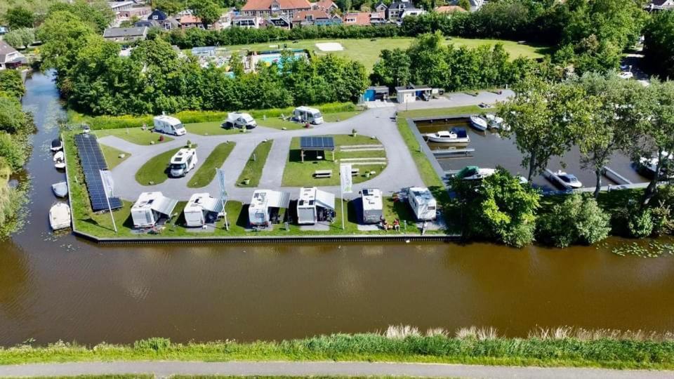 Tiny House Aan Het Water Op De Appelhof Wommels Exterior foto