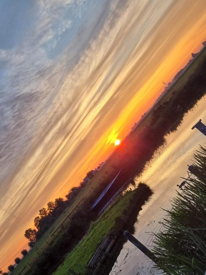 Tiny House Aan Het Water Op De Appelhof Wommels Exterior foto